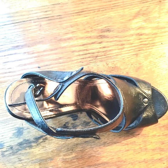 Le Chateau black faux leather heels - Picture 9 of 12